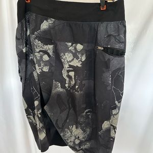 Mens L Lululemon Core Short.